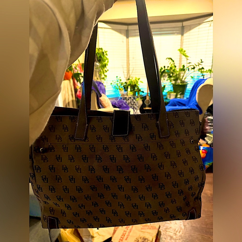 Dooney and Bourke shoulder bag
